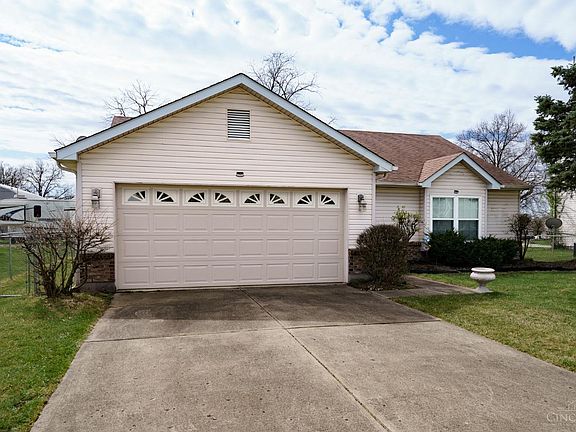 3rd image of 2611 Pippin Ct