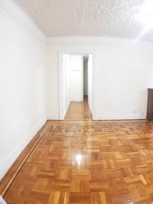 Rented by Roberto Guilbet, LREB | media 33