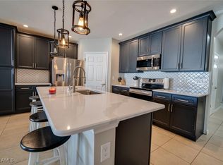 607 NW 13th St, Cape Coral, FL 33993
