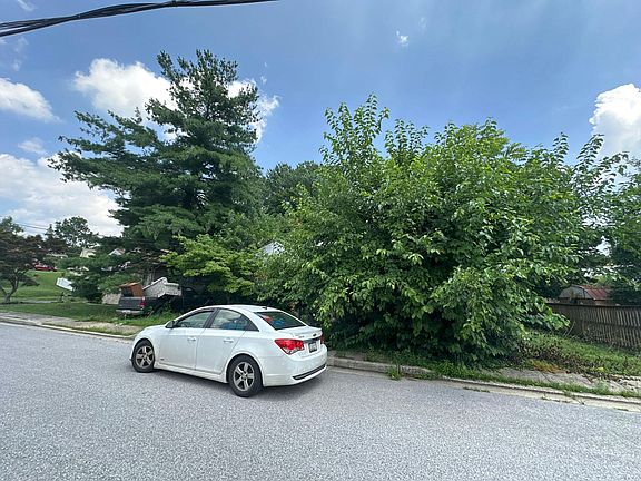 2nd image of 408 Dorchester Rd