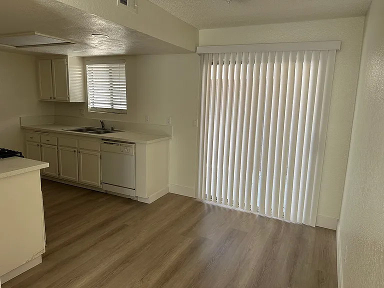 625 N Cerritos Ave #M — Photo 5