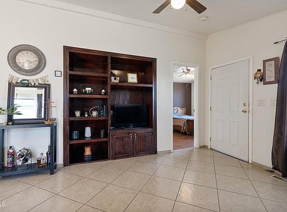 3rd image of 1301 E Ventura Blvd Space 94