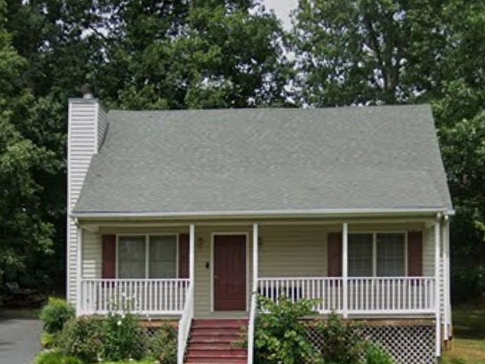 1st image of 304 Round Hill Dr