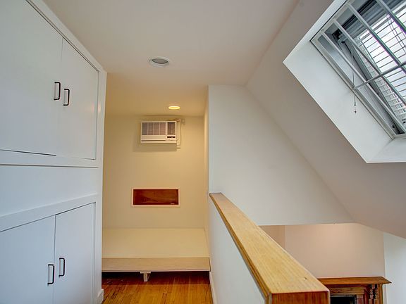 3rd image of 47 W 84th St APT 4N