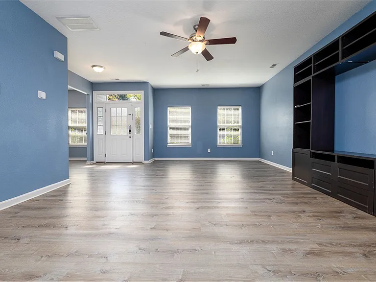 7713 Cortlandt Pl — Photo 13