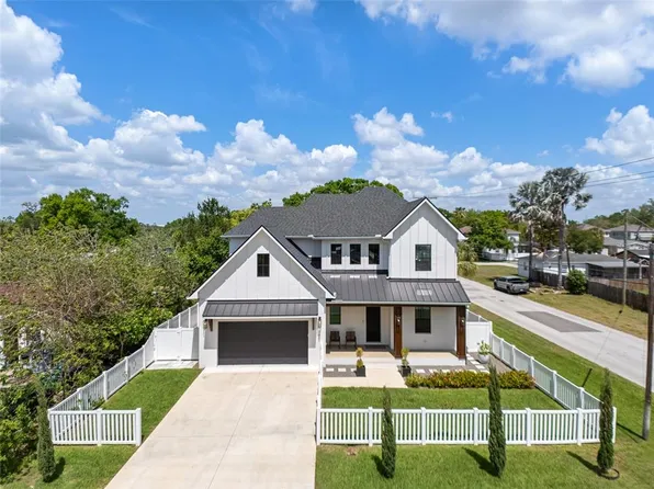 3601 W Rogers Ave, Tampa, FL 33611