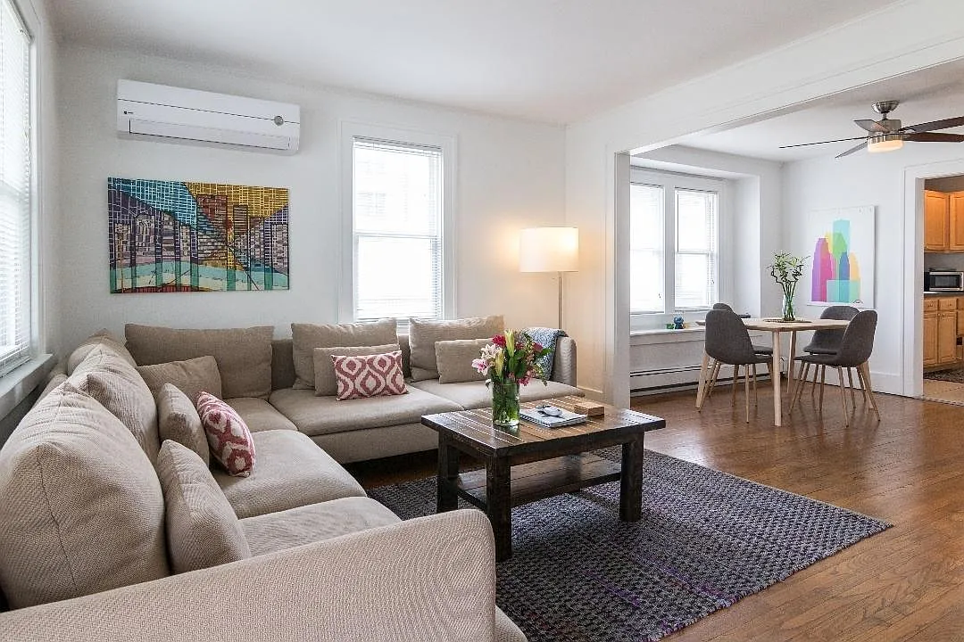 115 N Laurel Street — Photo 2