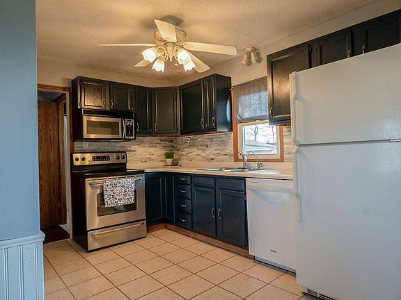 5th image of 102 Highland St