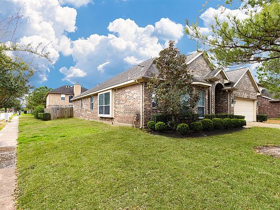 3rd image of 7003 Kendall Lake Ct