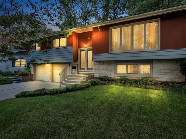 310 Fenway TERRACE, Manitowoc, WI 54220