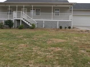 1126 Zirkle Rd, Dandridge, TN 37725