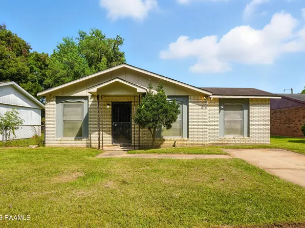 104 Town Homes Dr, Lafayette, LA 70501