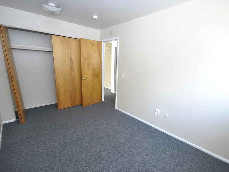 817 Arch St — Photo 27