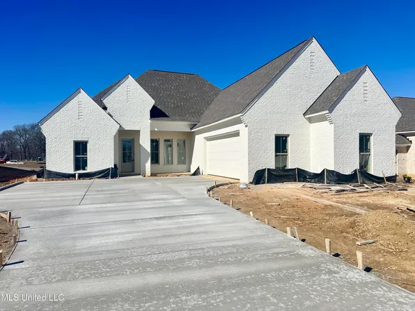 421 Aurora Cir, Canton, MS 39046