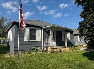 502 1st St, Welcome, MN 56181