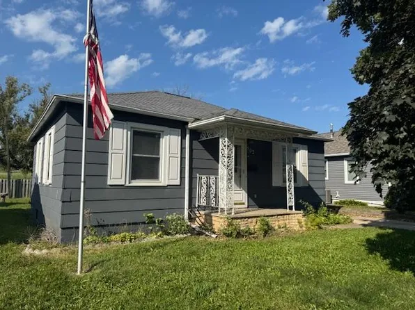 502 1st St, Welcome, MN 56181