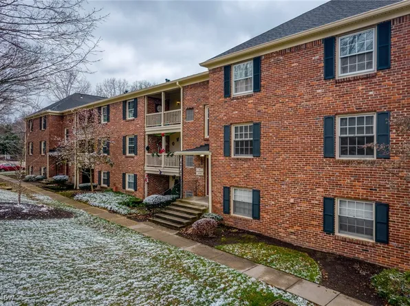 49 Berkshire Ct, Akron, OH 44313