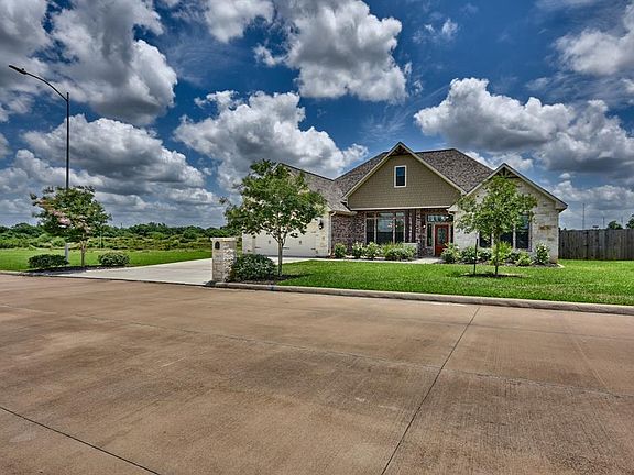 3rd image of 1603 Timber Oaks Dr