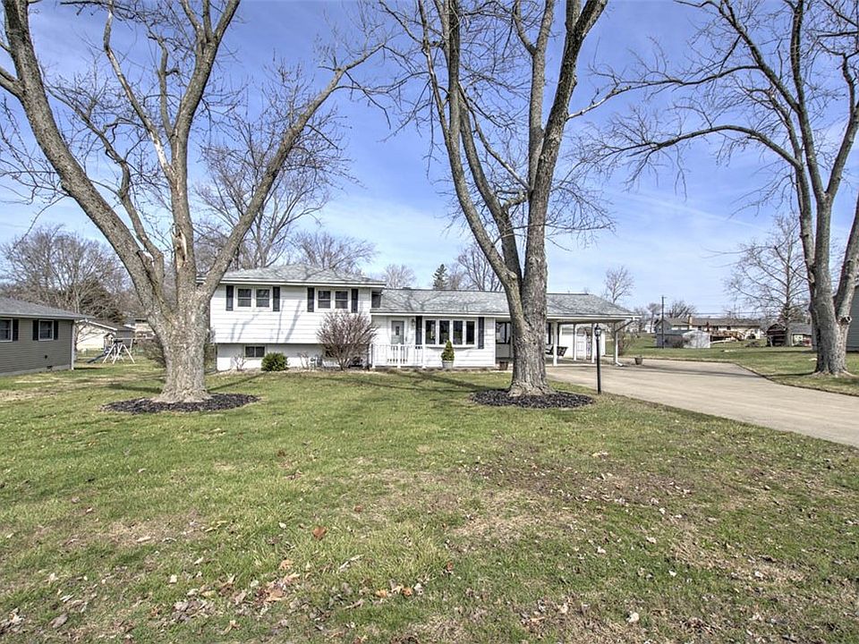1st image of 300 South Dr