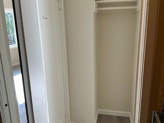3rd image of 1131 Pine St APT 23