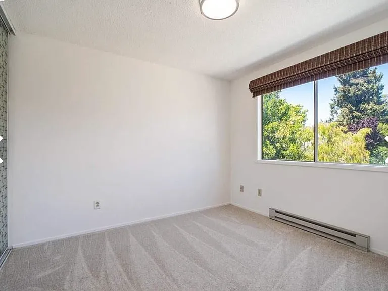 3028 Deakin St #4 — Photo 10