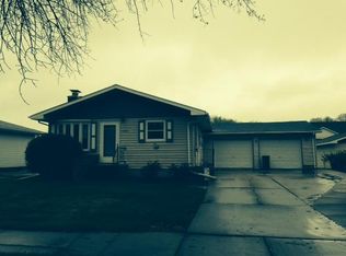 1208 4th Ave NW, East Grand Forks, MN 56721