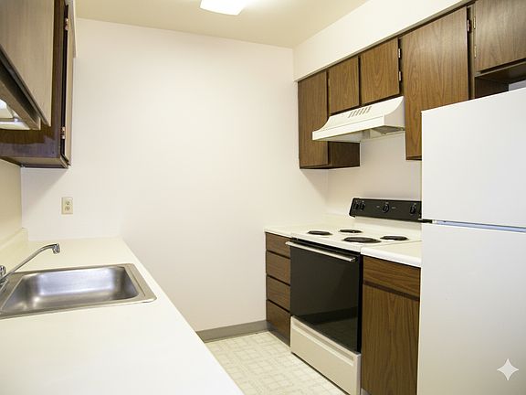 4th image of 1601-1619 SE Main St #1603