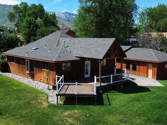 2nd image of 688 Lamoille Rd