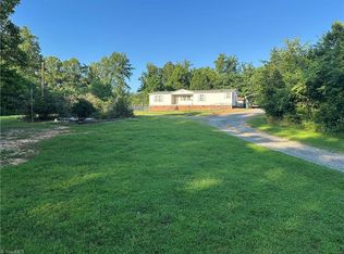 1130 Sandy Ln, Sandy Ridge, NC 27046