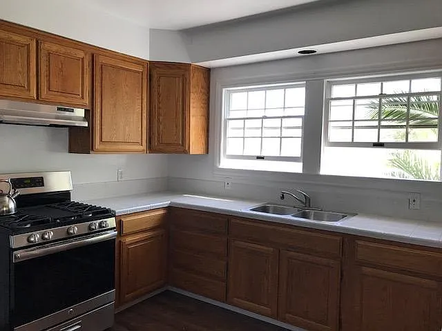 215 Foster St #A — Photo 2