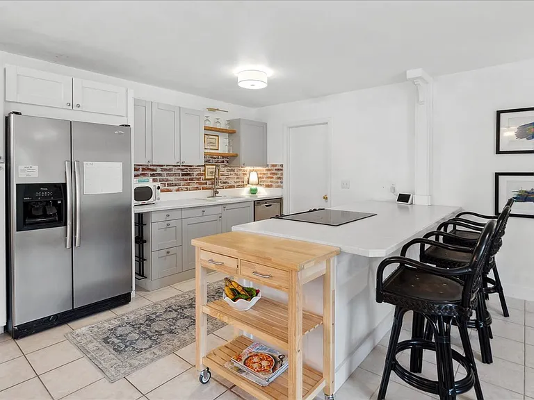 171 Salmon Dr NE — Photo 3