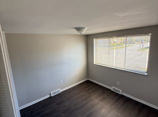 The Wildwood Apartments-24 17731 Lakeshore Boulevard, Cleveland, OH 44119