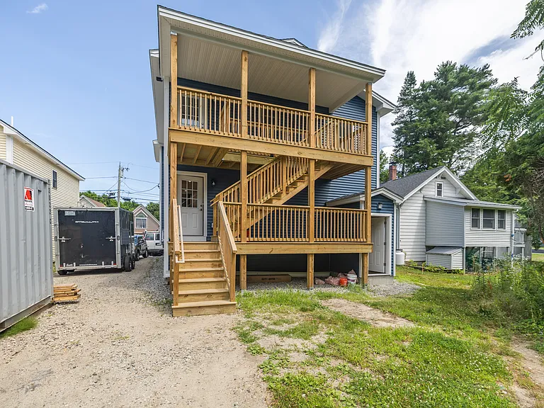 7 Russell Ave #2 — Photo 16
