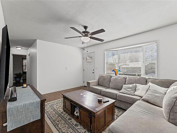 5th image of 402 Park Ave