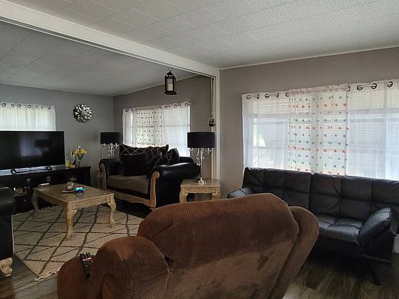 4th image of 4796 Sandy Shores Dr