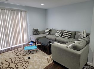 93 Redbud Rd, Piscataway, NJ 08854