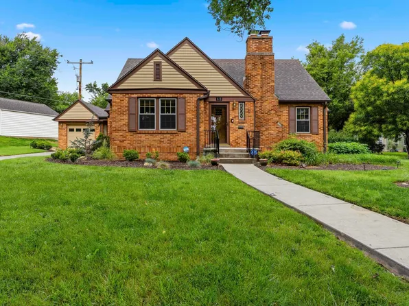 610 Crestview Dr, Junction City, KS 66441
