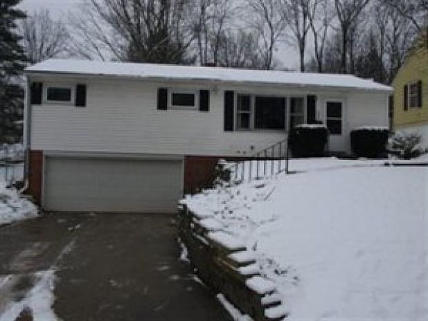 1st image of 895 Lois Ave
