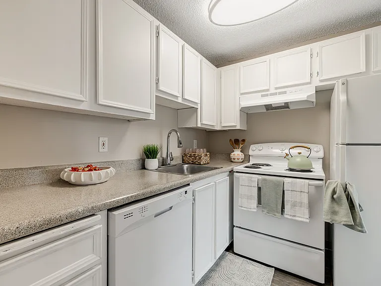 Moreland Place Apartments — Photo 1