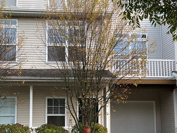 Chapman Grove three-story townhouse