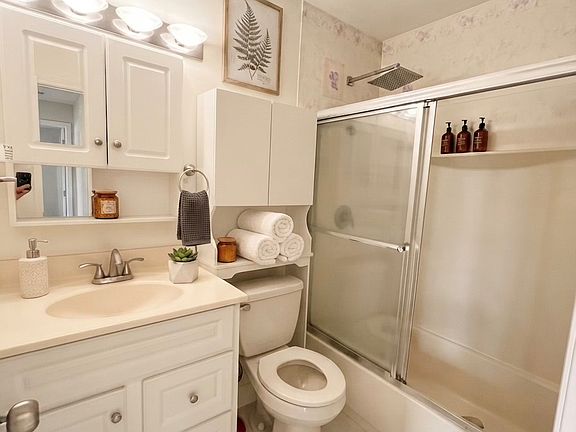 3rd image of 13742 Geranium Ave #2