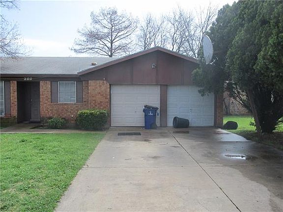 2nd image of 208 Moor Ct