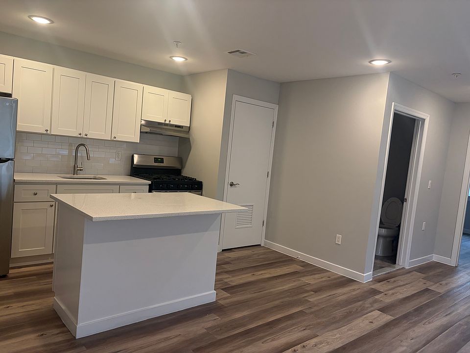 1st image of 41 Auburn St