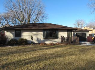 124 W Circle Dr, Blue Earth, MN 56013