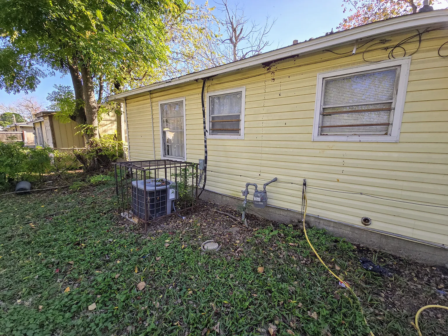 4 bed, 1100 sqft, $1,350 — Photo 2
