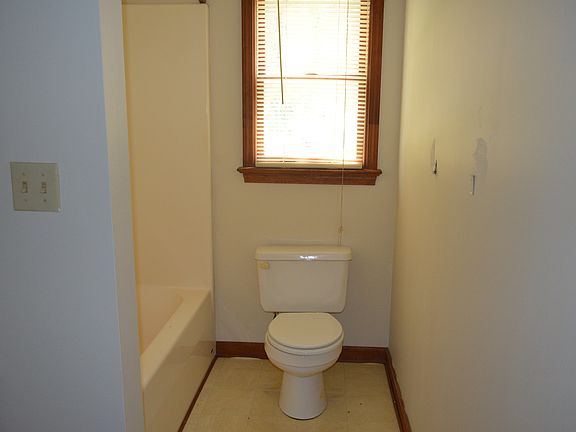 5th image of 207 Dallas Pl