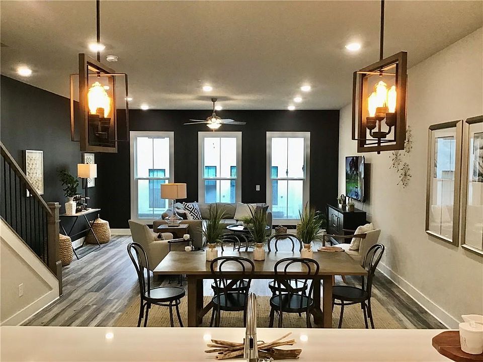 1st image of 271 Mitchell Ln #32