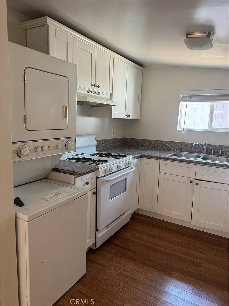 1 bed, 1164 sqft, $1,800 — Photo 2