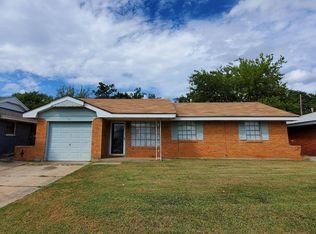 761 SW 4th Pl, Moore, OK 73160