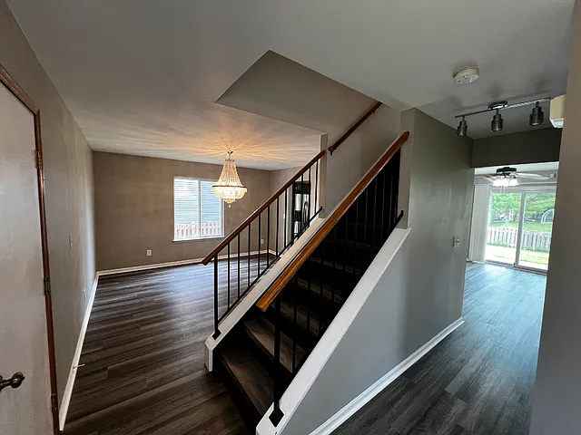 443 Rachel Cir — Photo 16